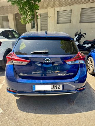 Toyota Auris hybird 2016