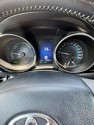 Toyota Auris hybird 2016