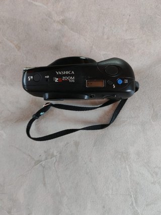 Yashica EZ Zoom 105 1997 Cámara Analógica