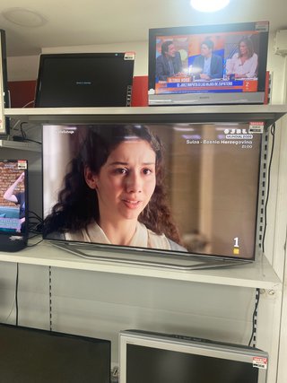 SAMRT TV:  UE46H7000SL
