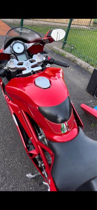 Ducati 749 Roja y Blanca