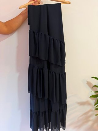 Vestido azul de fiesta con volantes