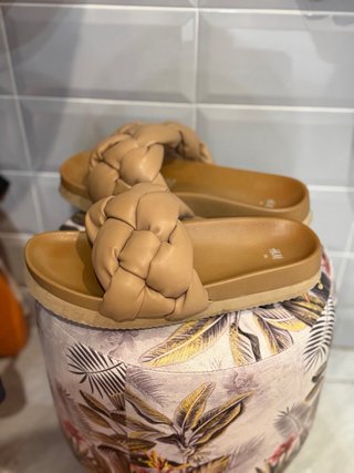 Sandalias Beige Trenzadas