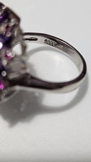 Anillo Plata con Piedras Moradas y Rosas