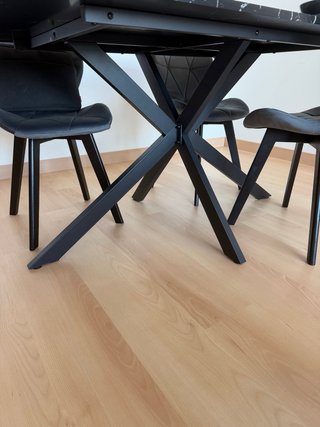 Mesa de comedor + sillas terciopelo