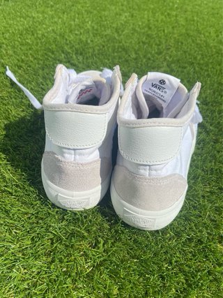Zapatillas Vans Beige y Blancas