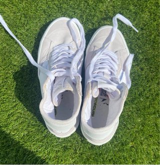 Zapatillas Vans Beige y Blancas