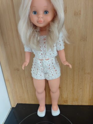 Muñeca Nancy pelo rubio ojos azules