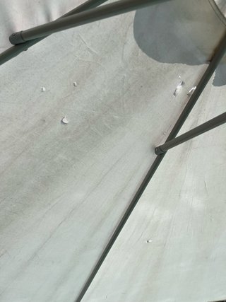 Sombrilla de tela y metal 2,80m
