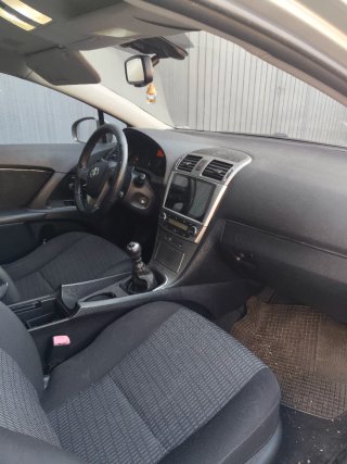 Toyota Avensis 2011