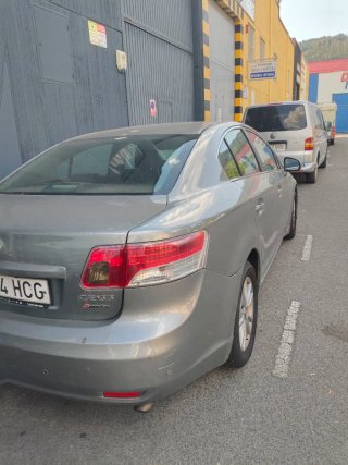 Toyota Avensis 2011