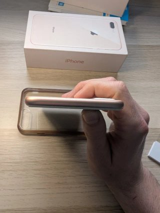IPHONE 8 PLUS + ACCESSORI MOLTO CURATI!!!