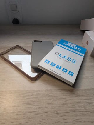 IPHONE 8 PLUS + ACCESSORI MOLTO CURATI!!!