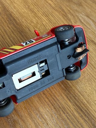 Scalextric Ford RS 200 Rojo N28