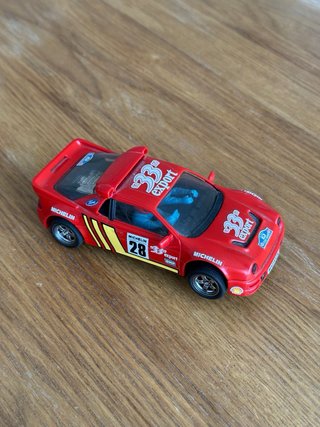 Scalextric Ford RS 200 Rojo N28