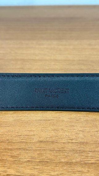 Cintura Saint Laurent nera con fibbia oro