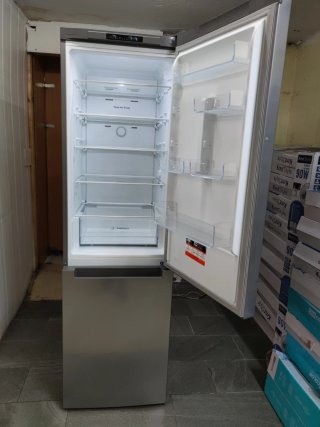 Nevera Indesit combi Clase E 203x60cm con garantia