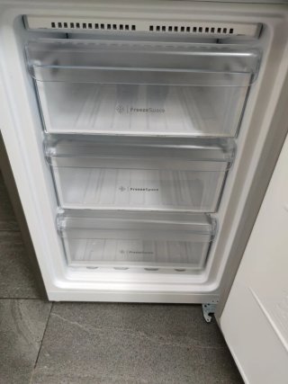 Nevera Indesit combi Clase E 203x60cm con garantia