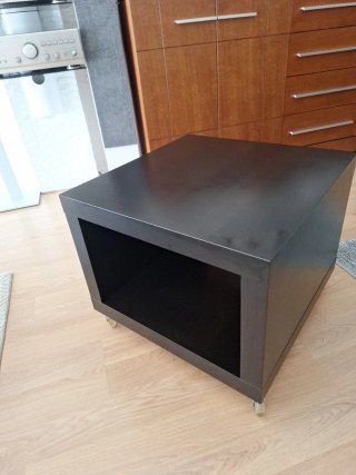 Mesa de centro de madera oscura