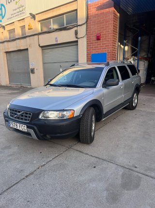 Volvo XC70 del año 2006  2.4 185cv