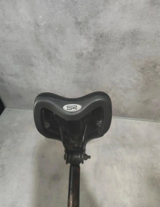 Sillín de bici negro