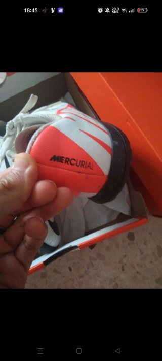 Zapatillas Nike niña rojas y blancas