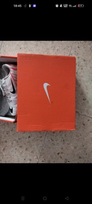 Zapatillas Nike niña rojas y blancas