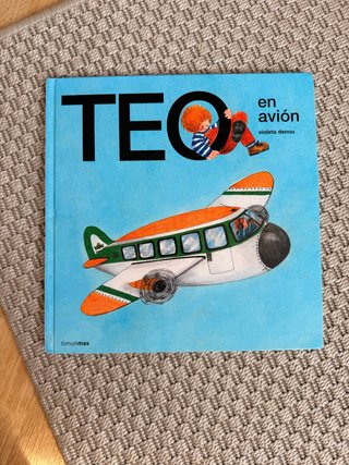 Libro Teo en avión