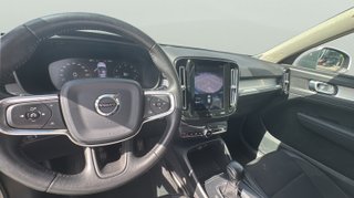 Volvo XC40 T3 Momentum 120 kW (163 CV)