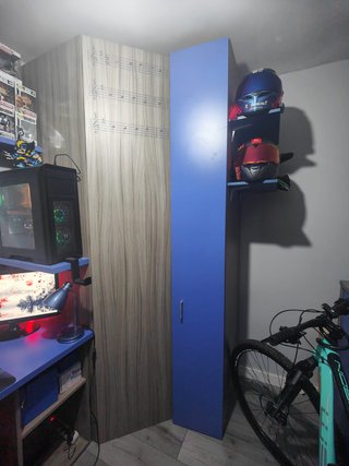 Habitación juvenil armario esquinero