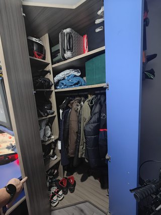 Habitación juvenil armario esquinero