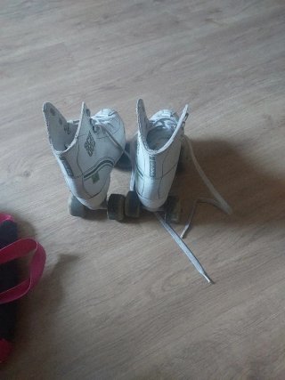 Patines de 4 ruedas blancos