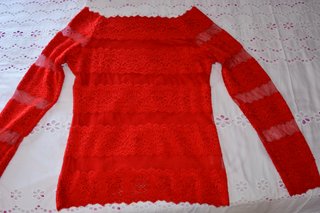 Camiseta de encaje roja