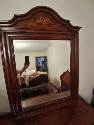 Dormitorio madera noble con marquetería