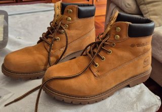 Botas de hombre color miel