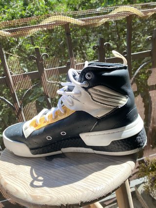 Zapatillas Adidas Negras y Blancas