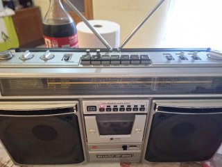 Radio Cassette Boombox Sharp GF-8585
