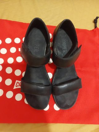Sandalias de piel CAMPER Negras Talla 39.