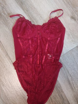 Body de encaje granate talla S