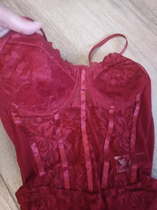 Body de encaje granate talla S
