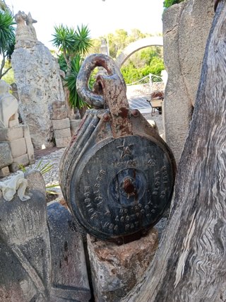 ANTIGUA POLEA TRIPLE NÁUTICA DE GRAN TAMAÑO 100KG