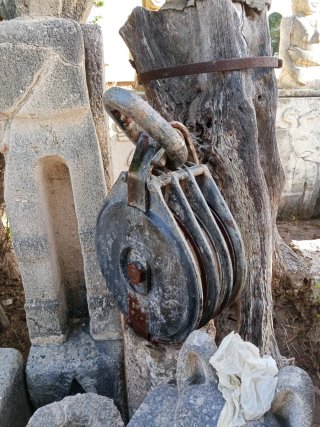 ANTIGUA POLEA TRIPLE NÁUTICA DE GRAN TAMAÑO 100KG