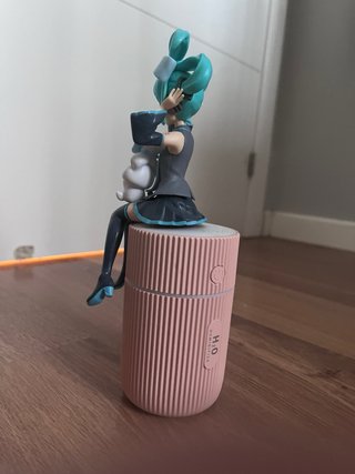 Figura Hatsune Miku con conejito