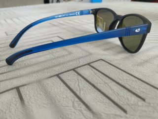 Gafas de sol polarizadas negras y azules