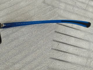 Gafas de sol polarizadas negras y azules