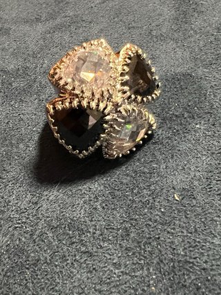 Anello donna con pietre nere e bianche