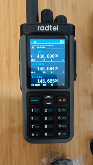 Radio Walkie Radtel RT-880G + 2 Antenas