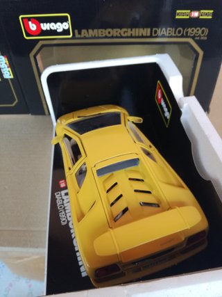 1/18 MODELLO LAMBORGHINI DIABLO GIALLA BURAGO 1990