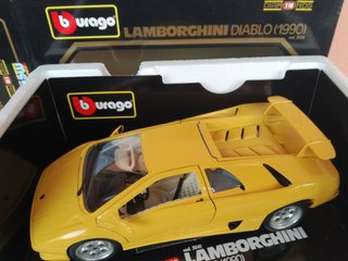 1/18 MODELLO LAMBORGHINI DIABLO GIALLA BURAGO 1990