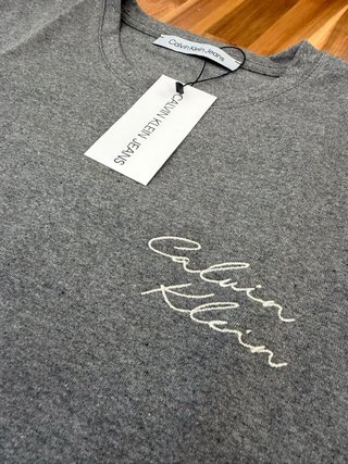 Camisetas CK (Negro, Marrón, Gris, Blanco)